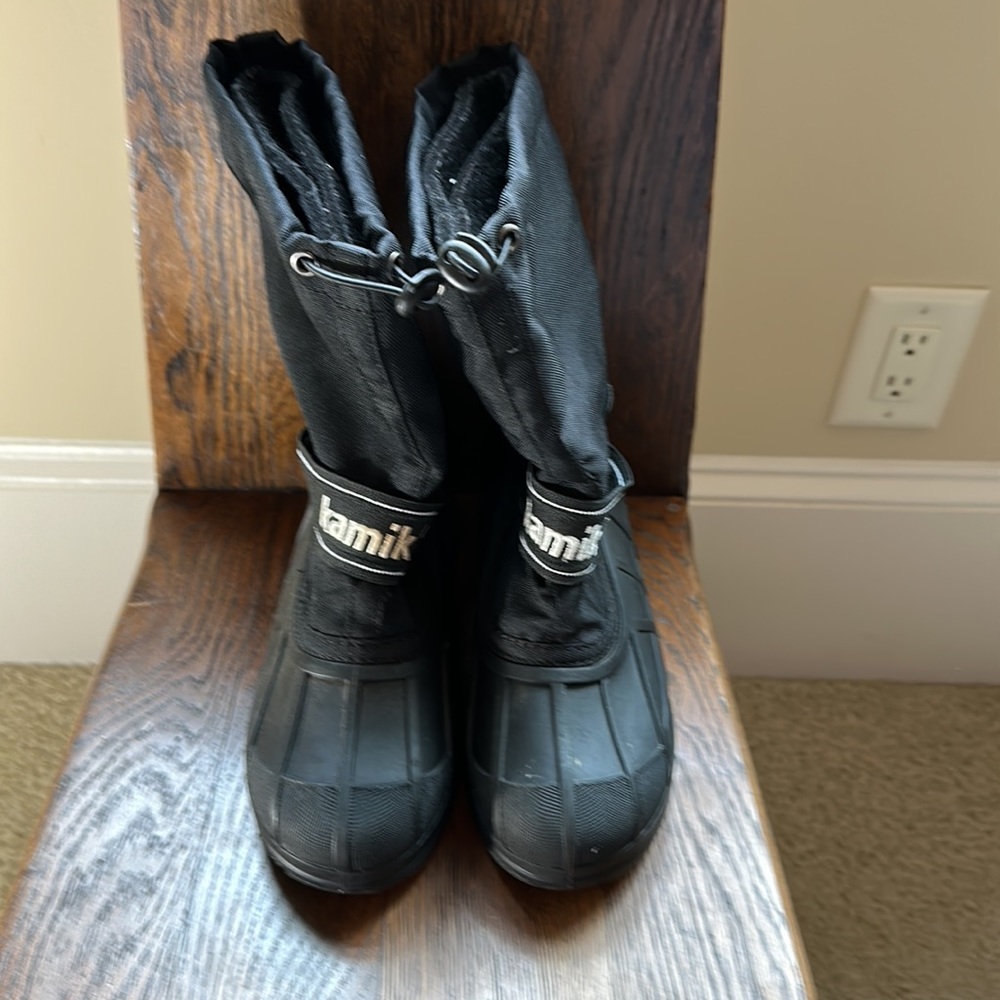 ✅KAMIK ICE BUSTER WINTER BOOT. KIDS SIZE 5. Black. Wool Lined. Rubber BOTTOM.